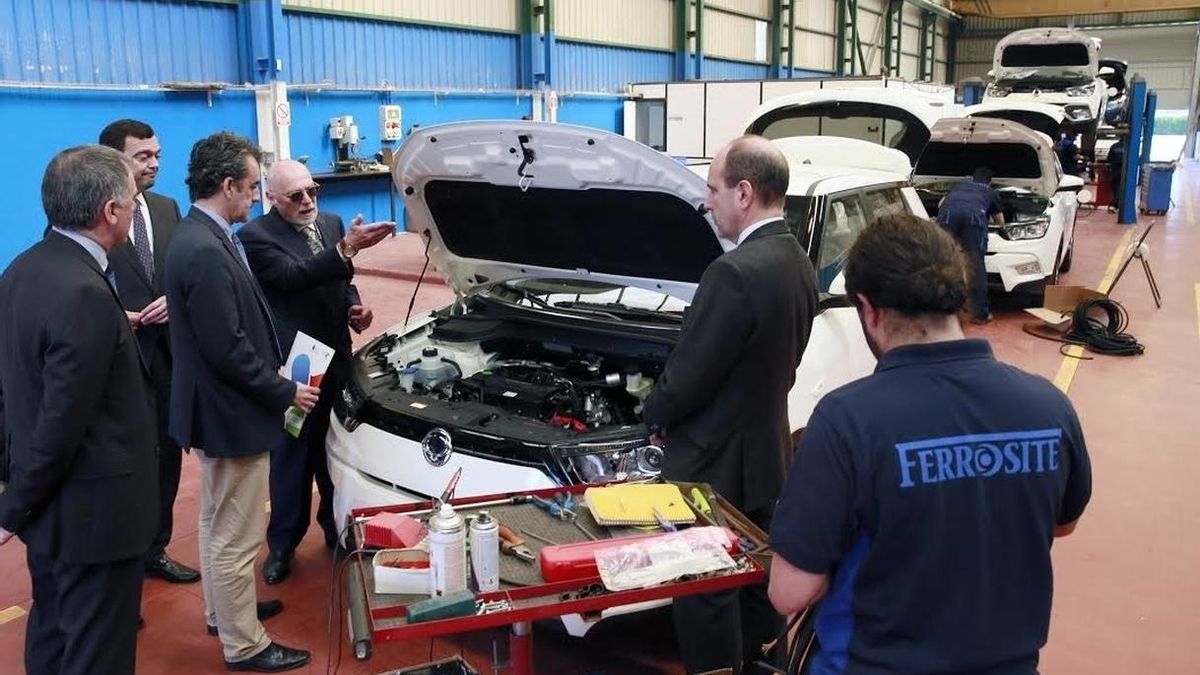 Martín ve "memorable" el acuerdo entre Ferrosite y Repsol para impulsar el AutoGas