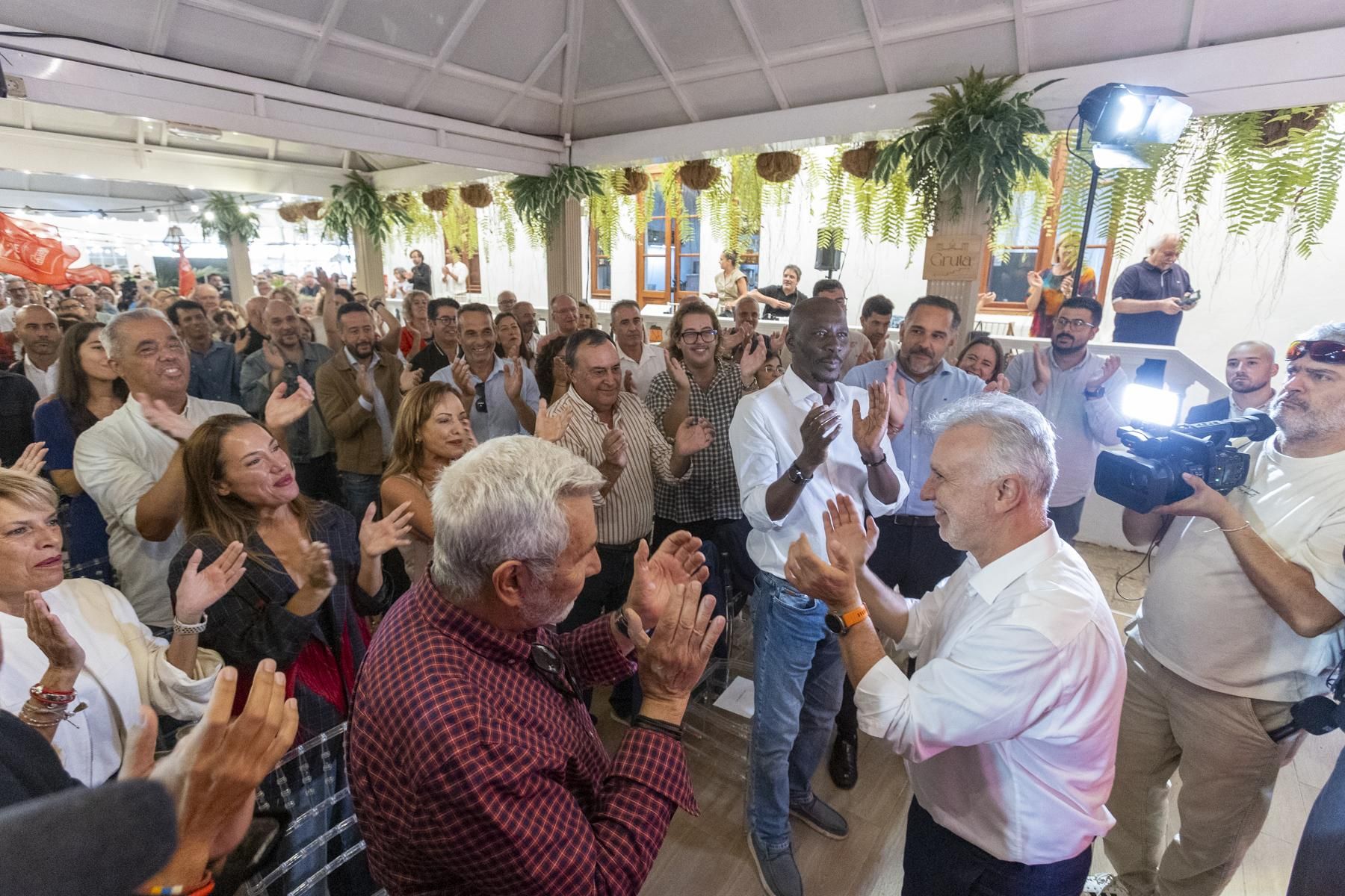 Ángel Víctor Torres, en la presentación como candidato a presidente de Canarias, este viernes en El Castillo de La Laguna, en Tenerife.