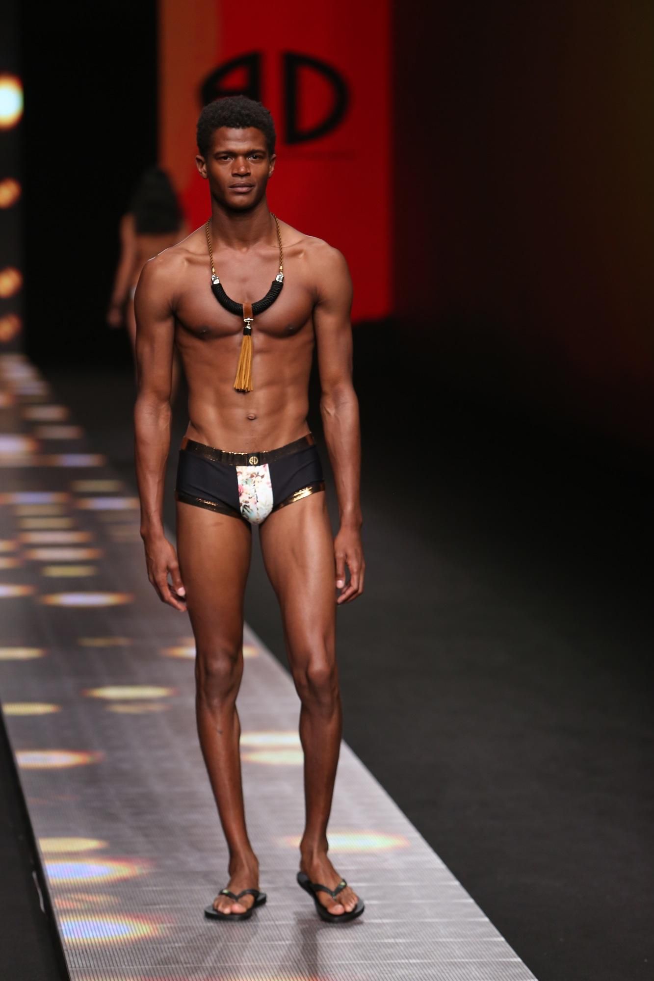 Desfile de Alida Domínguez en GC Moda Cálida (Alejandro Ramos)