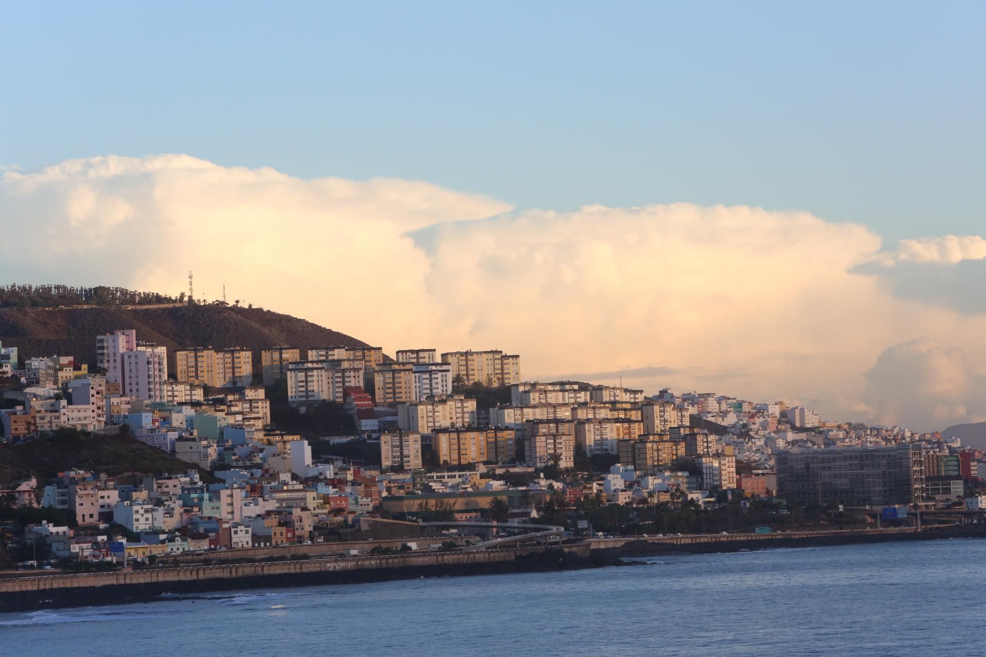 Amanecer en Las Palmas de Gran Canaria (ALEJANDRO RAMOS)