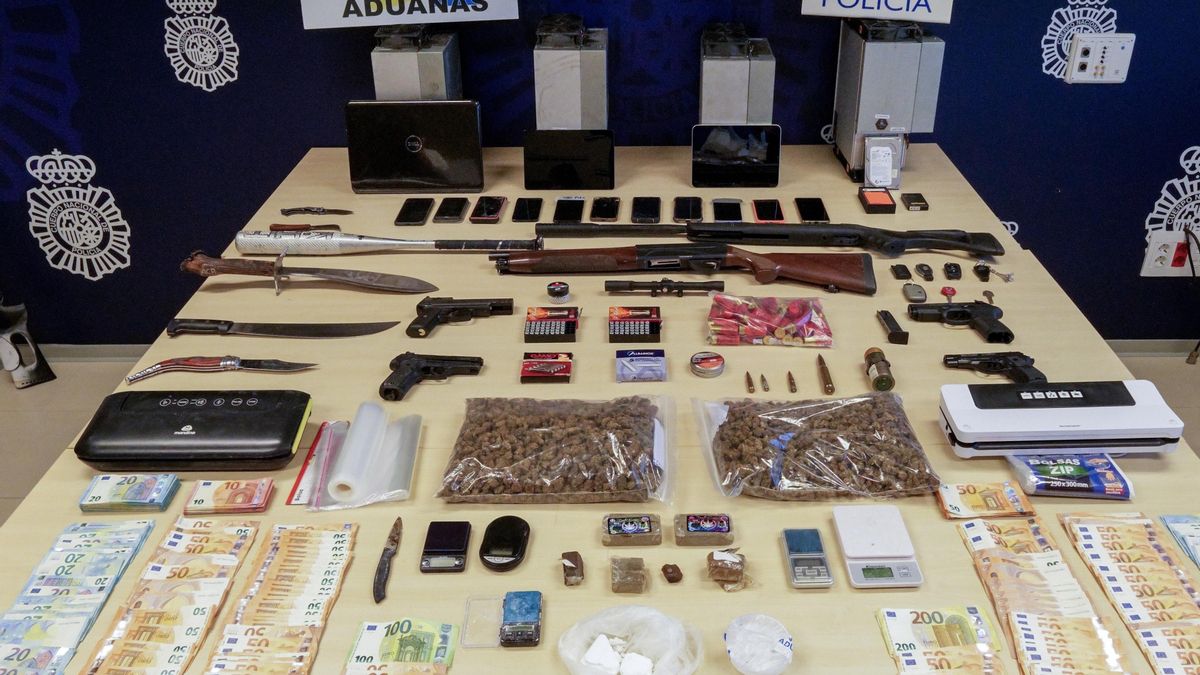 Siete detenidos, uno de ellos abogado, al caer una red de drogas con intervención de armas y dinero en Camargo