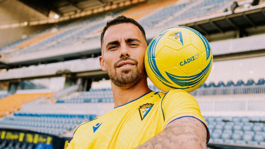 El mercado de fichajes de Segunda División: Así se refuerzan los rivales del Córdoba CF