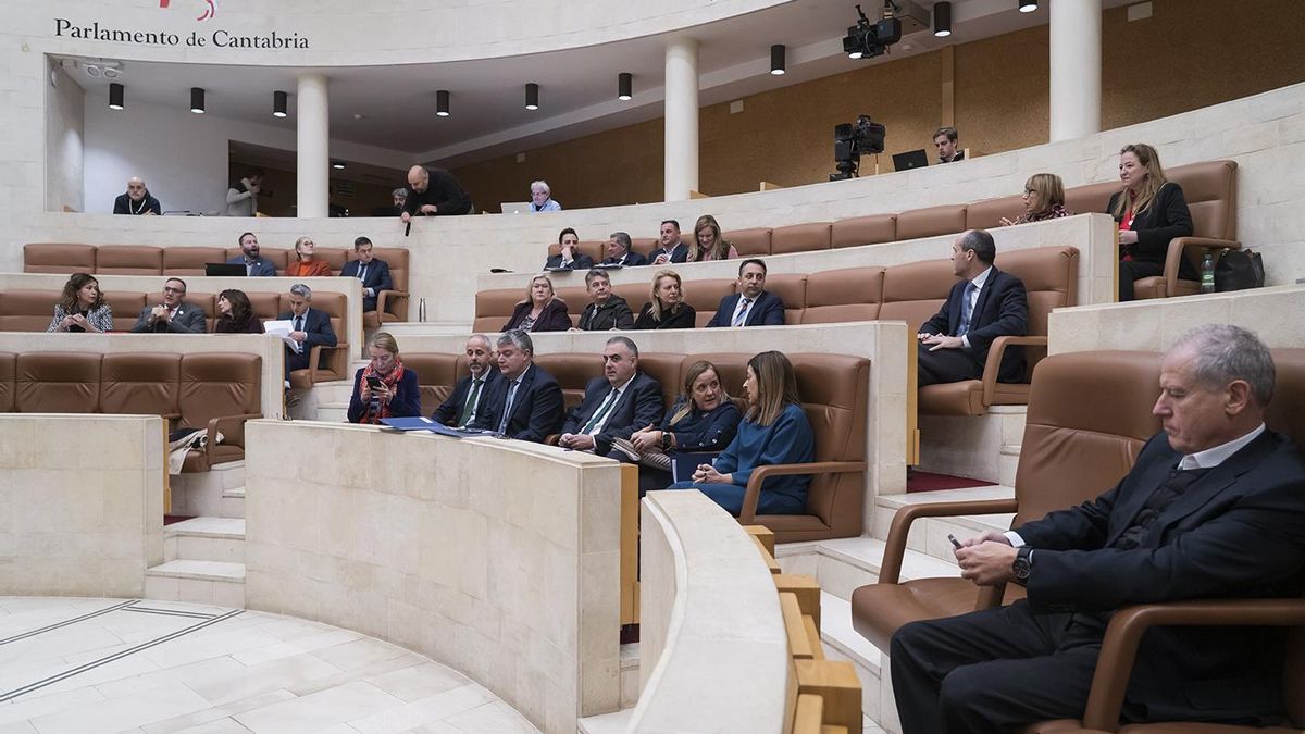 El PP juega una última baza para tratar de salvar sus presupuestos pese al rechazo de la mayoría del Parlamento cántabro
