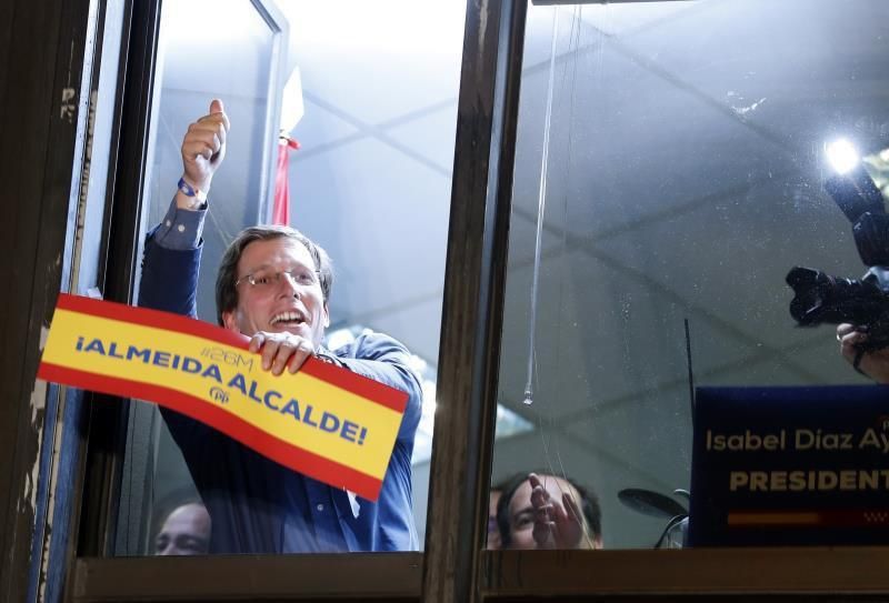 La apuesta personal del presidente del PP, Pablo Casado, para recuperar el Ayuntamiento de la capital, José Luis Martínez-Almeida, ha logrado esta encomienda al haber conseguido un total de 15 escaños.