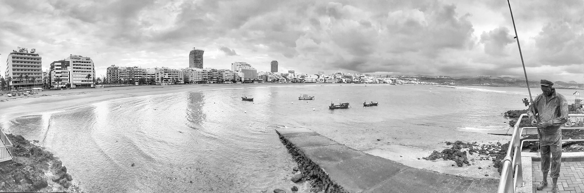 Avenida de Las Canteras desde La Puntilla.