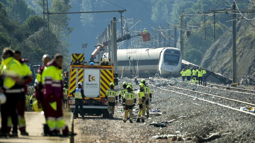 Se eleva a 42 la cifra de los fallecidos tras el accidente entre dos trenes en Adamuz