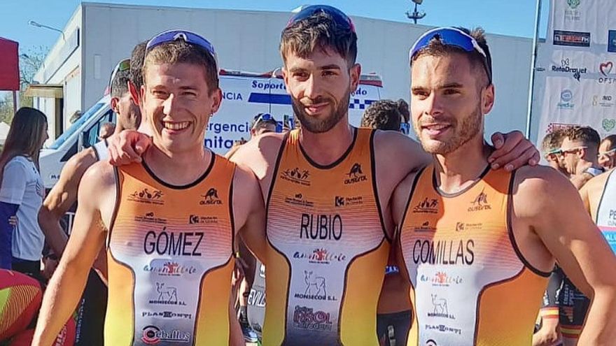Equipo masculino del Montilla-Córdoba Triatlón.
