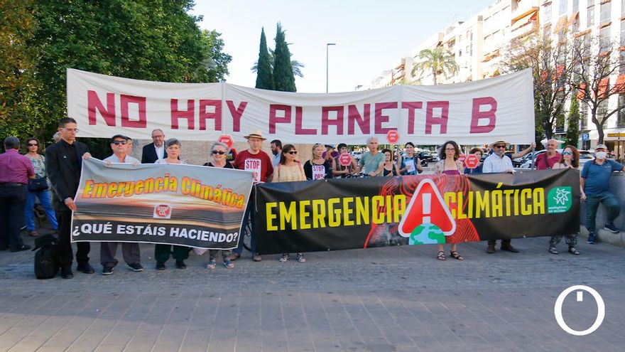 Concentración de Rebelión por el Clima Córdoba y Plataforma Carril Bici