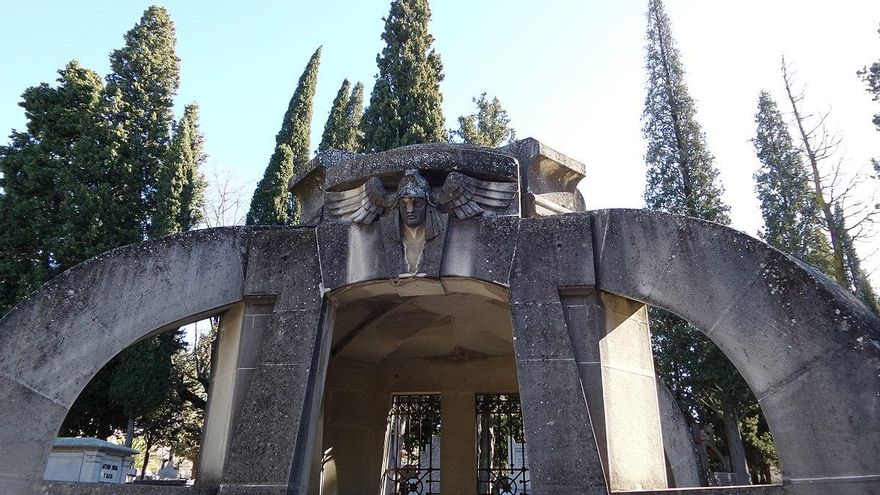 Mausoleo de Francisco Pi y Margall, cementerio civil de Madrid.