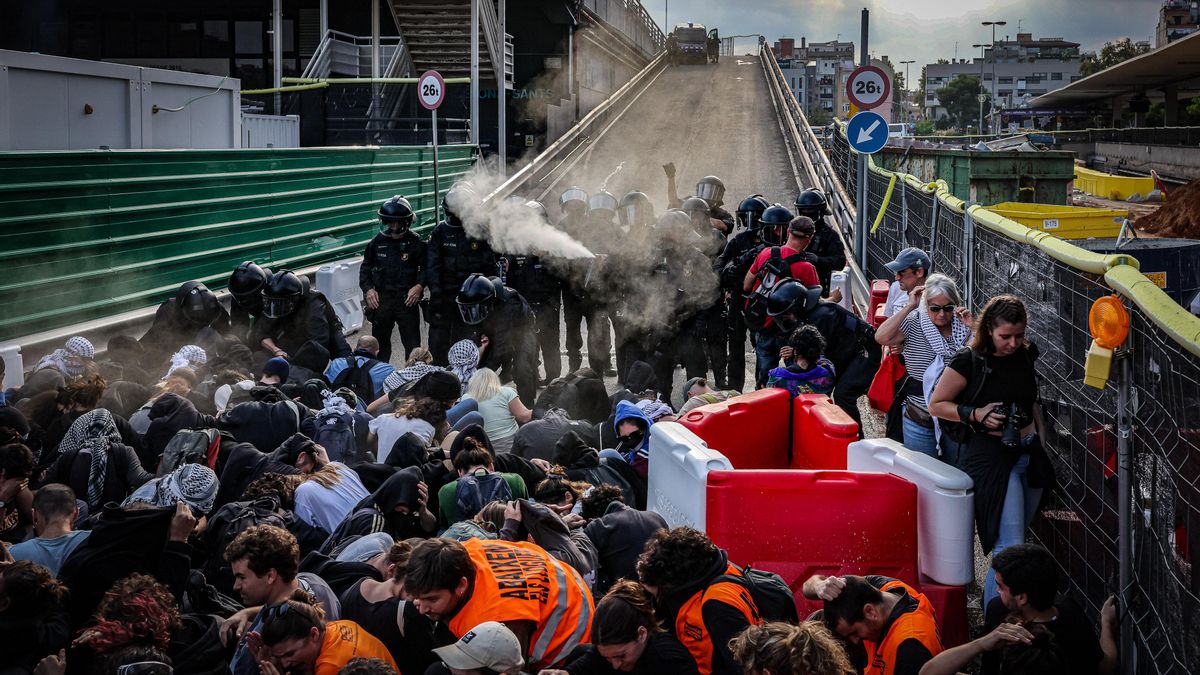 La Justicia ordena investigar a los Mossos por el uso "desproporcionado" de gas pimienta en una protesta por Palestina