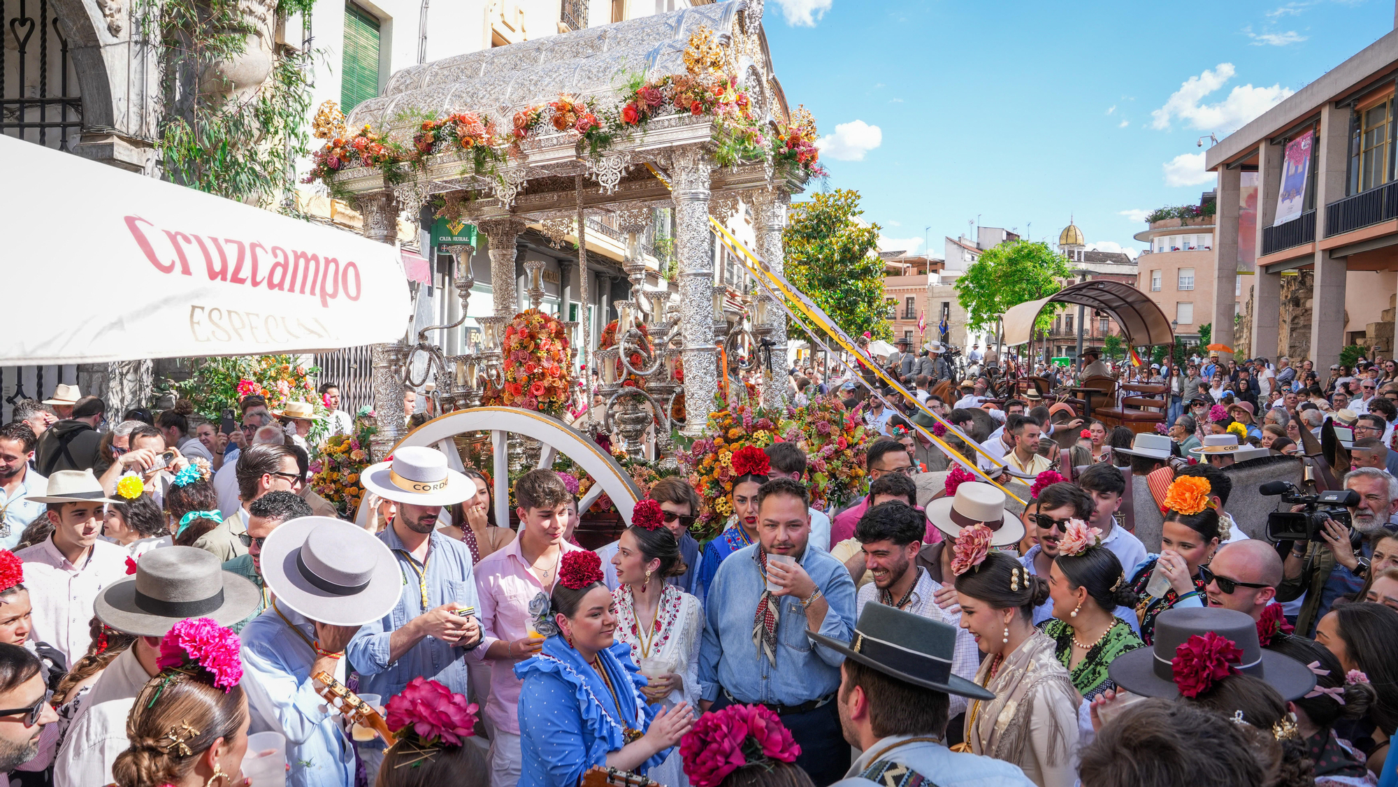 Córdoba inicia su camino hacia El Rocío entre emoción y tradición
