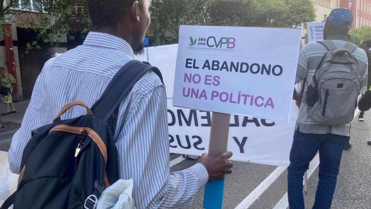 Imagen de la manifestación que ha recorrido las calles de Zaragoza para reclamar soluciones ante el sinhogarismo