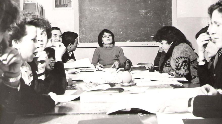 La escuela de adultos que resiste 51 años en el Barrio del Pilar con voluntariado, autogestión y autonomía política