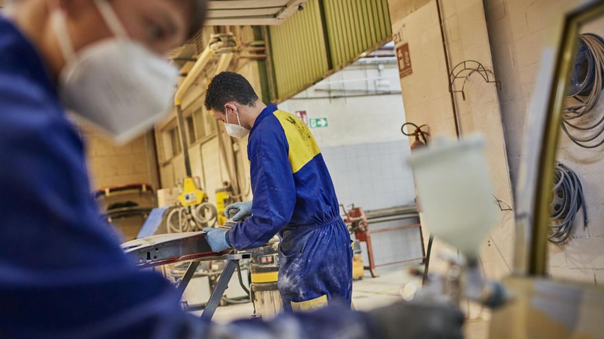 Castilla-La Mancha bate el récord de más de 900.000 empleados tras bajar el paro en los meses de verano