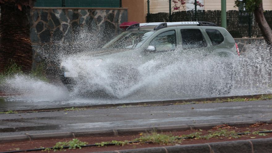 La Aemet pone en aviso amarillo por lluvias a una isla de Canarias este lunes