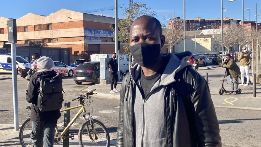 Harun Zerbo acudía cada semana a la nave para ayudar a sus residentes.