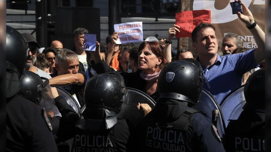 El Gobierno reglamentó un protocolo "antibloqueo" y se podrá denunciar hasta por Whatsapp