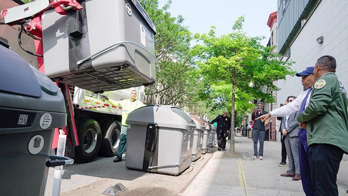 El gobierno de Adams estudió la mejor manera de contenerizar la basura