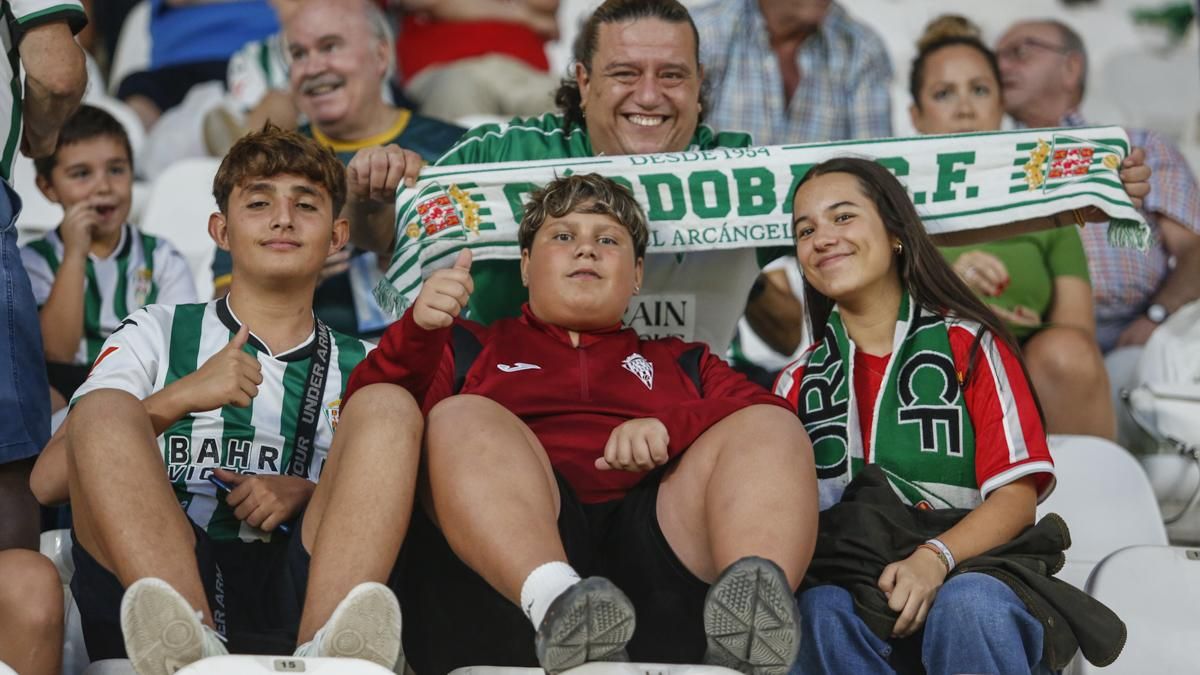 Grada Blanquiverde del Córdoba CF - CD Tenerife
