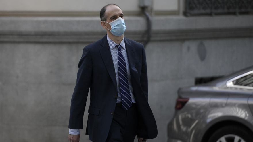 El policía que investiga la caja B del PP sitúa a Fernández Díaz al frente de las maniobras para apartarle del caso