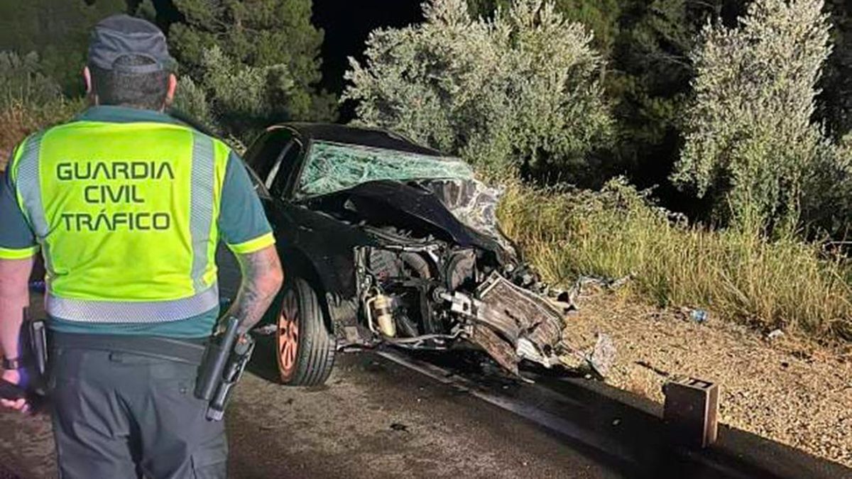 Imagen de cómo ha quedado uno de los dos vehículos tras el siniestro.