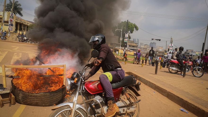 La policía de Uganda libera a Wine y confirma al menos 37 muertos en disturbios