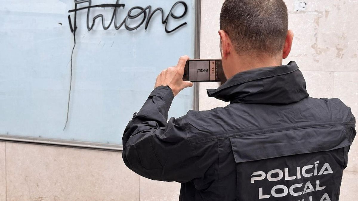 El identificado firmaba sus pintadas como 'Artone'.
