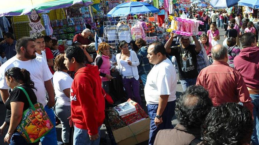 La economía sumergida aportó 22,7 % del PIB en México en 2017