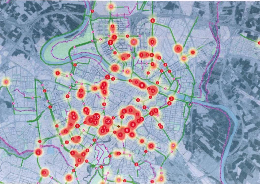 Mapa de calor con el número total de vehículos implicados en cada accidente grave o mortal en un radio de 250 metros.