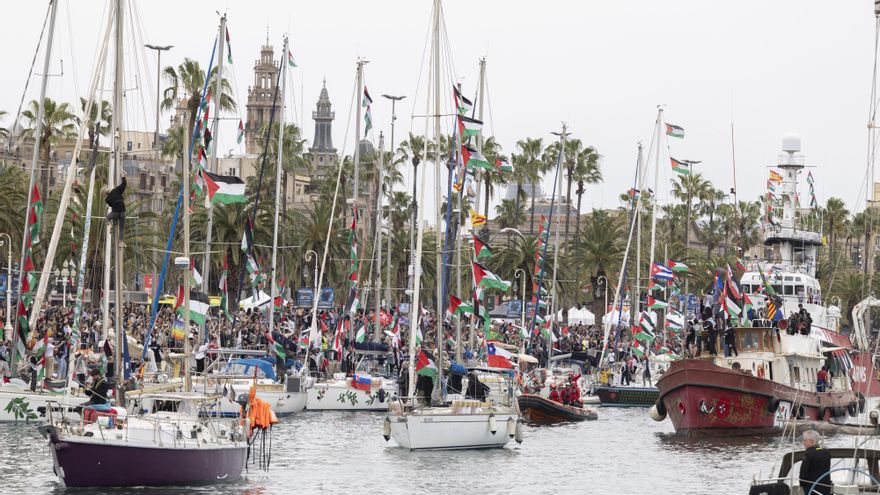 La flotilla zarpa finalmente hacia Gaza después posponer tres días el inicio de la expedición