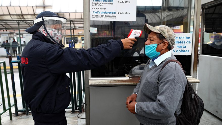 Los contagios aumentan en Quito en medio de polémica sobre test de COVID-19