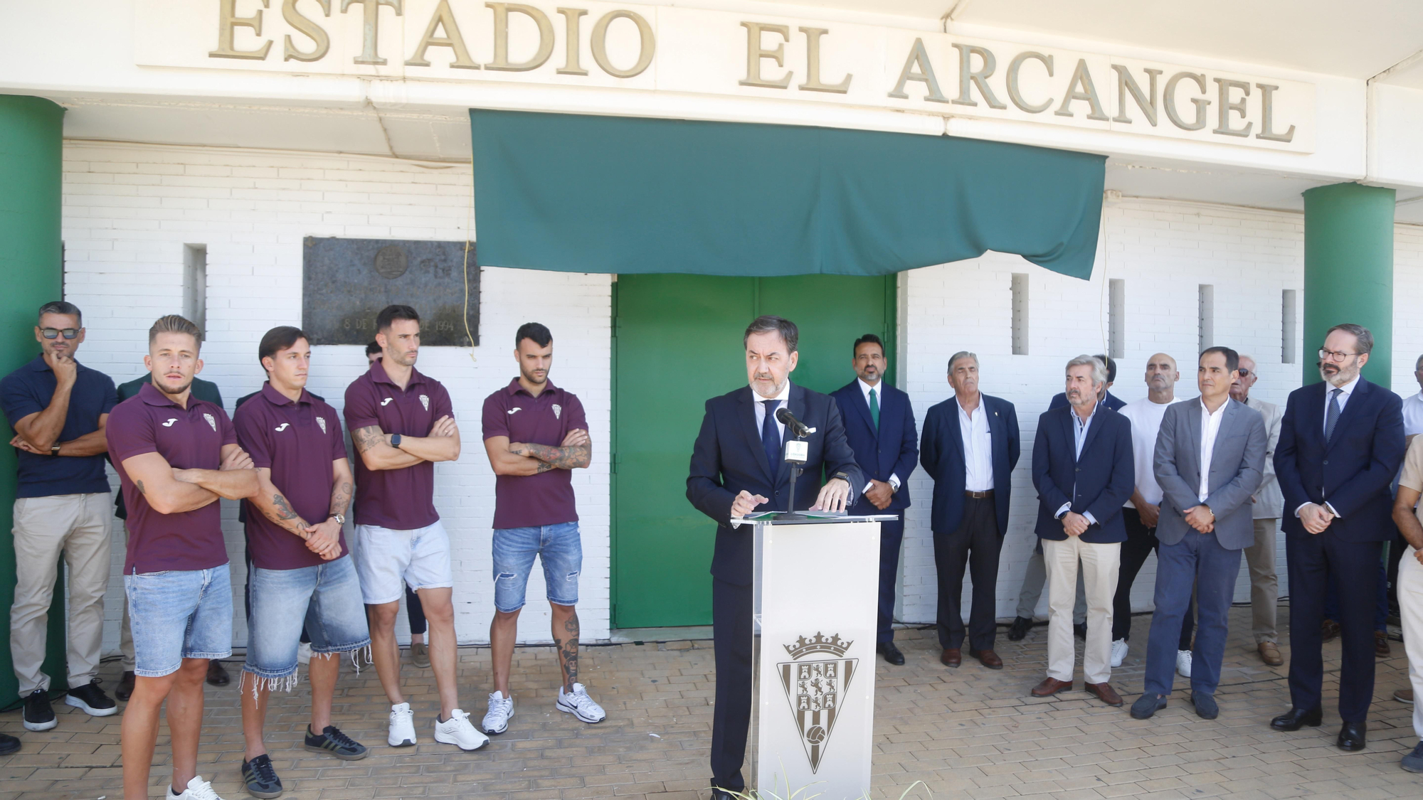 Homenaje a Rafael Campanero en la Puerta 0 de El Arcángel