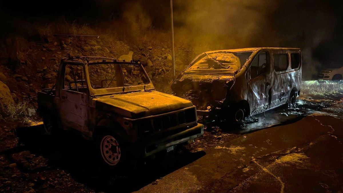 Arden de madrugada dos vehículos en Santa Cruz de La Palma