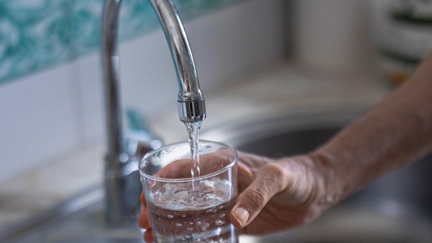 La barriada de Tulio, en Badajoz, pide a Gragera que use fondos europeos para llevar de una vez agua potable