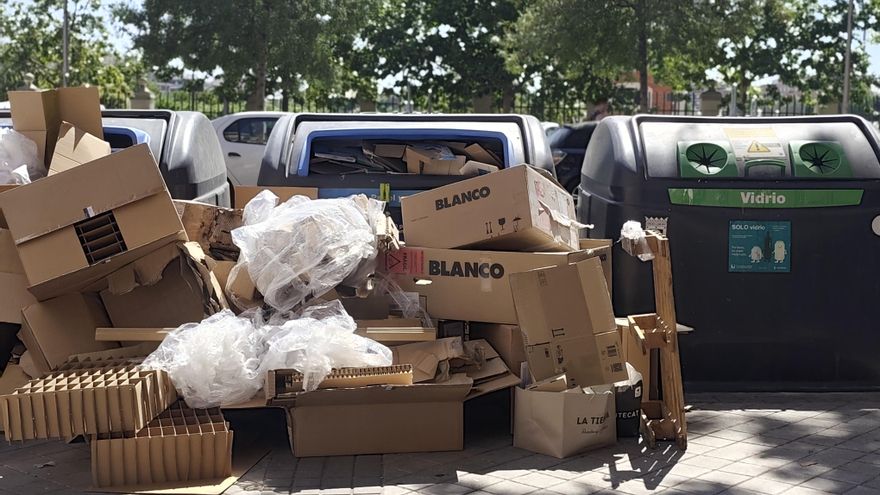 Los avisos para pedir limpieza en Madrid se disparan un 40% pese al plan de choque que puso en marcha Almeida