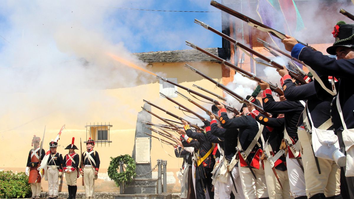 San Pedro Castañero revive con éxito la invasión napoleónica de 1809 quince años después