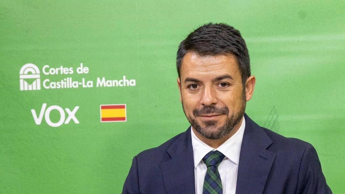 El portavoz del Grupo Parlamentario Vox, Iván Sánchez