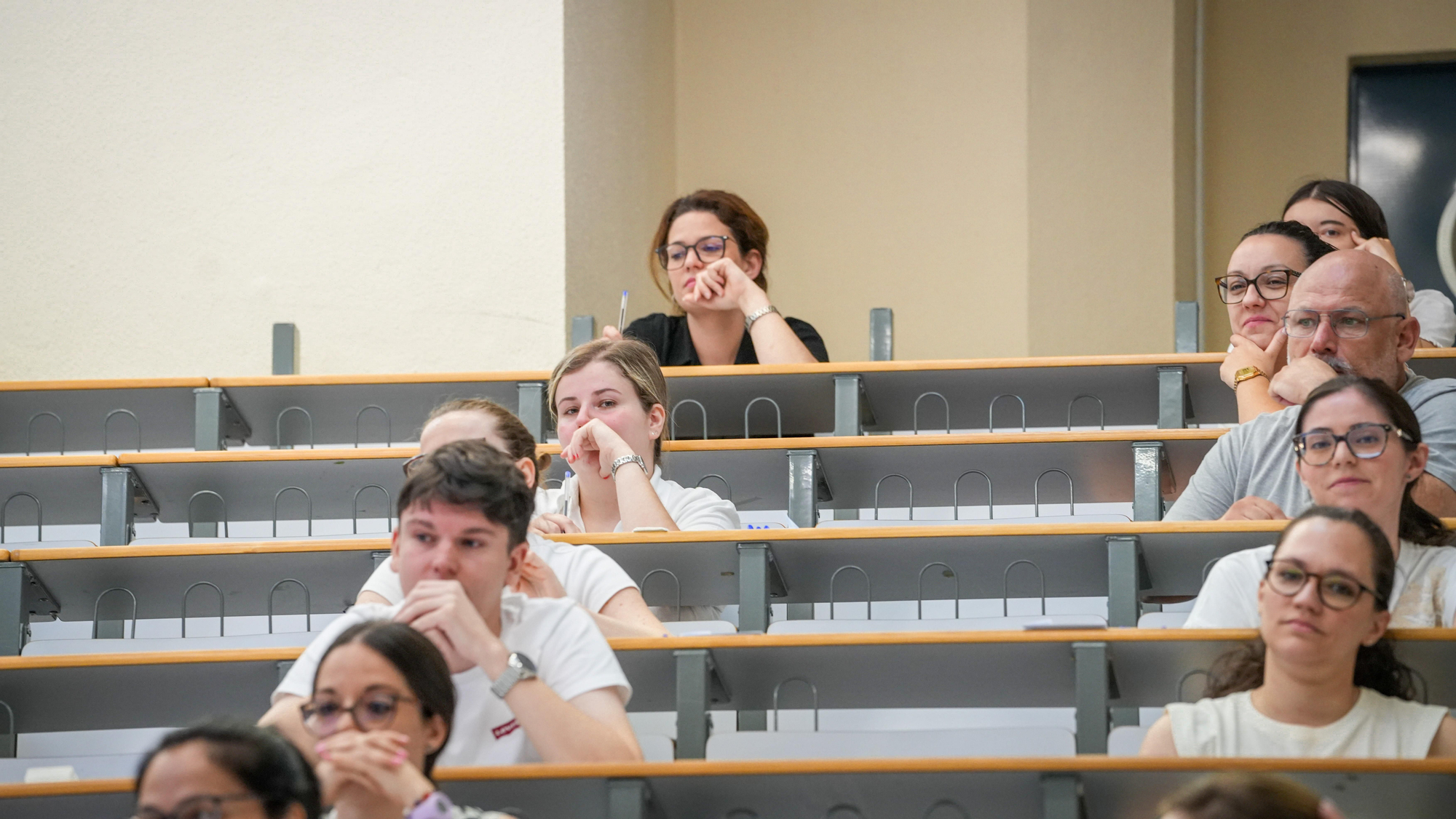 Inicio de la prueba escrita de las oposiciones al cuerpo de Secundaria, de Música y Artes Escénicas y Especialistas en Sectores Singulares de Formación Profesional