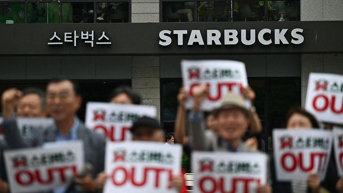 Starbucks cerrará todas sus tiendas en Corea del Sur para dar una clase de historia a empleados y directivos tras una polémica campaña
