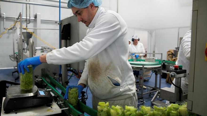 Casi 3.000 extremeños más con trabajo en el mes de marzo