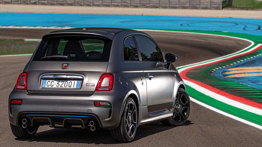 En el F595, están todas las especificaciones técnicas necesarias para garantizar la diversión y el placer de conducción.