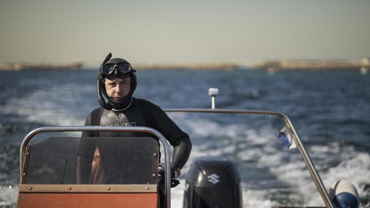 'Navalleiros' de Aguiño (A Coruña) y el buceo a pulmón como arte de pesca sostenible: "El mar es parte del futuro"