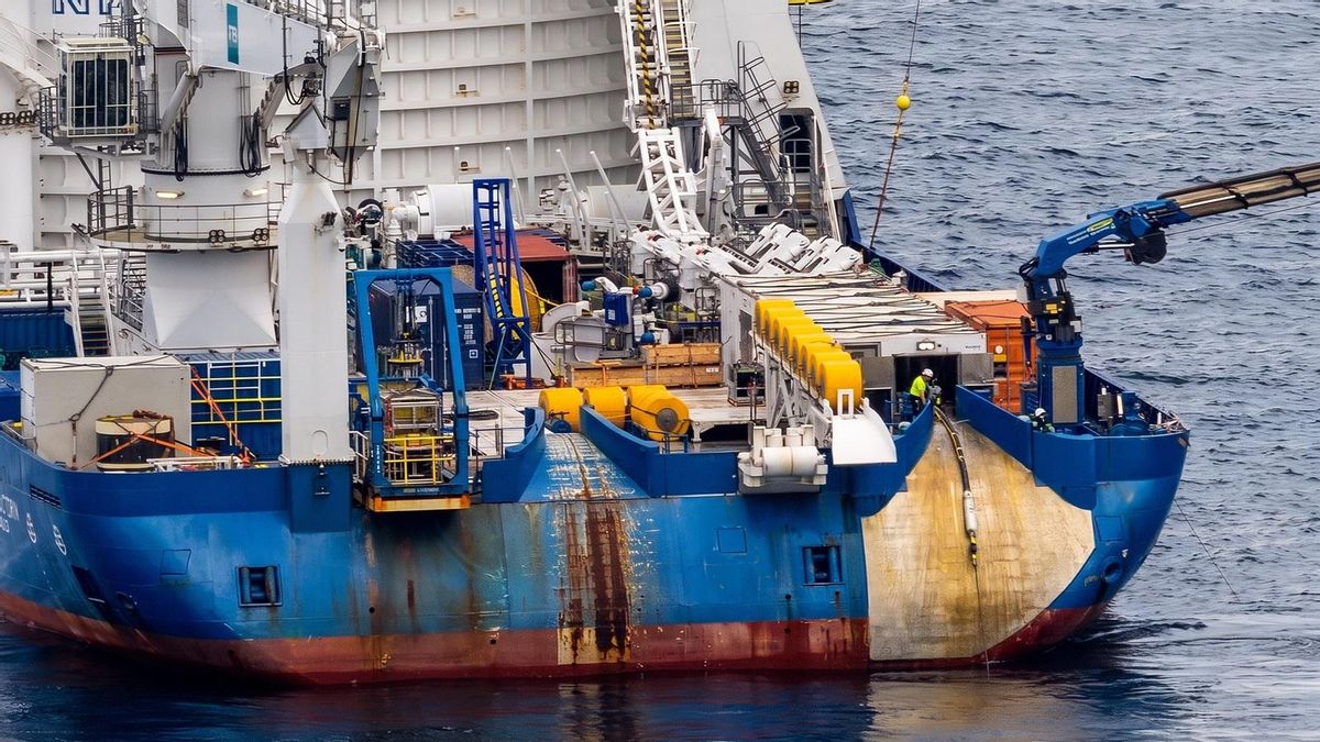 Red Eléctrica inicia el tendido de 276 kilómetros de cable submarino para la interconexión entre Bizkaia y Francia