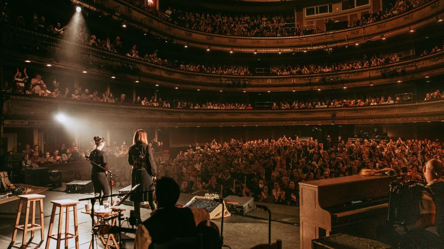 El Teatro de la Zarzuela de Madrid, lleno para ver a Rozalén