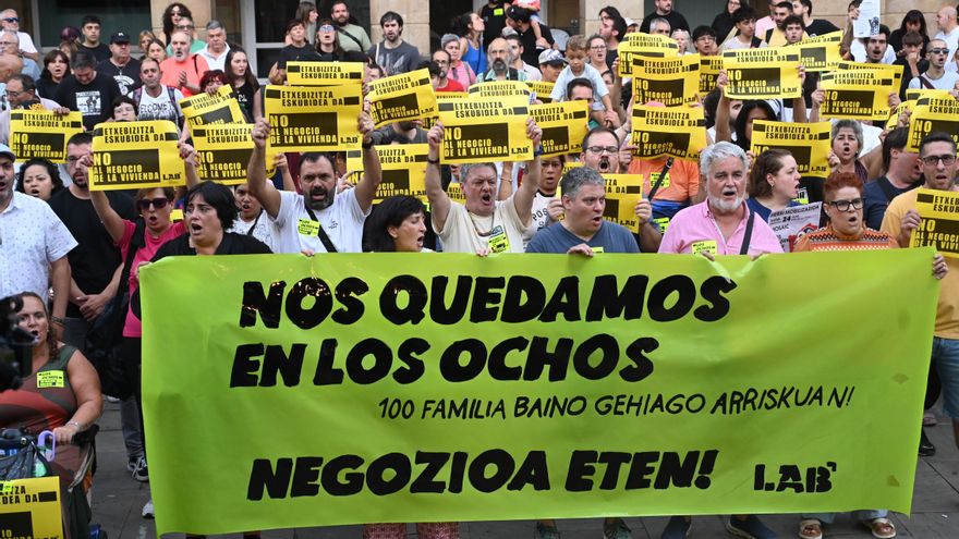 Erandio inicia la última fase para ser zona tensionada y da esperanza a los vecinos de 'Los Ocho' en riesgo de desahucio