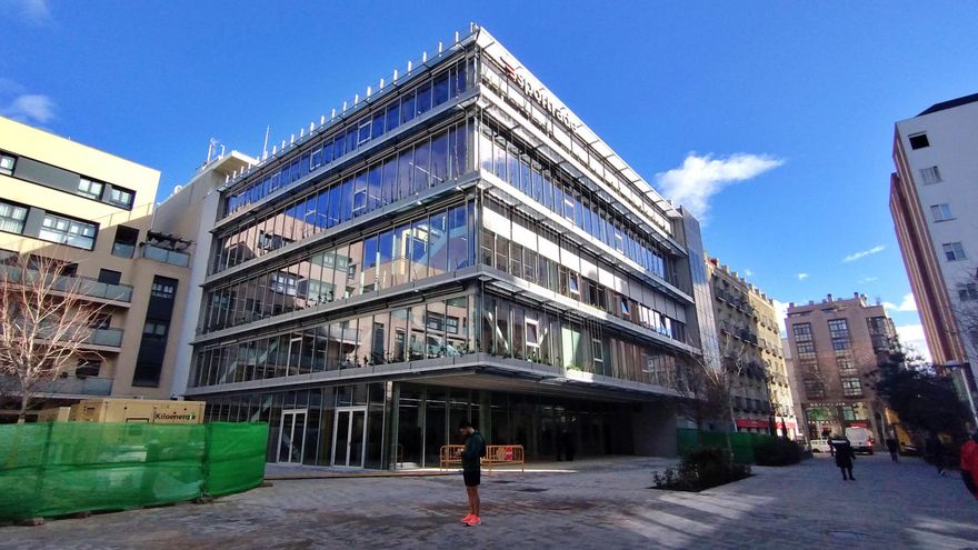 Tetuán estrena nuevo polideportivo en Cuatro Caminos: imágenes de sus salas, piscina y su espectacular azotea