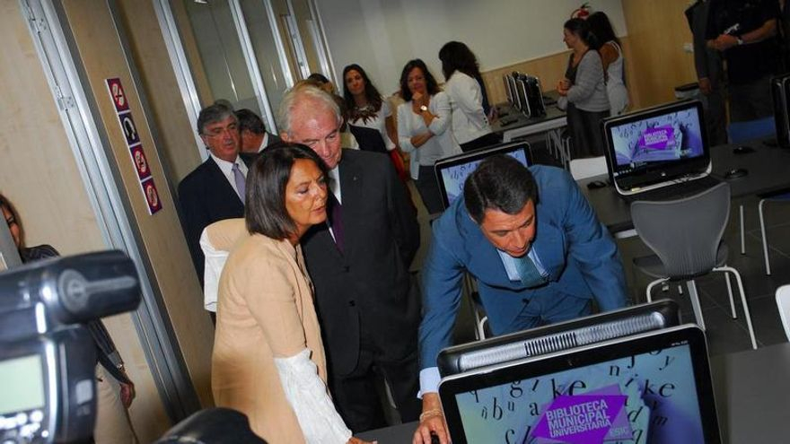 Ignacio González durante la inauguración de la biblioteca de colaboración "pública-privada" en Pozuelo / Foto: ESIC