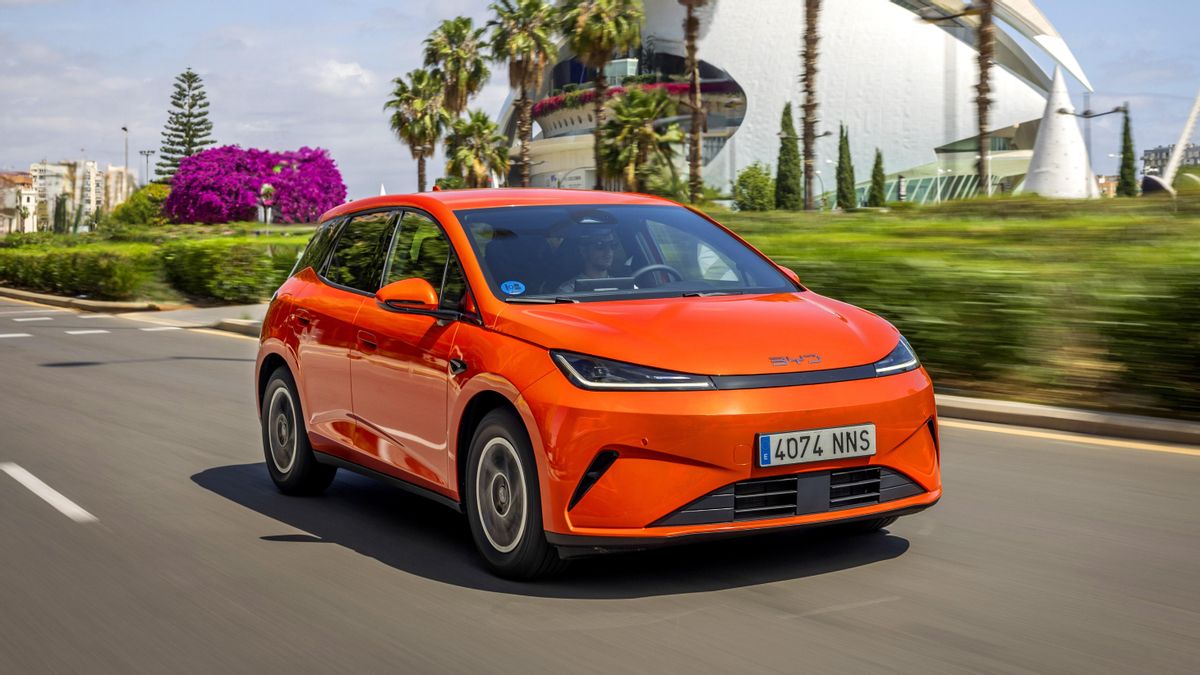 BYD Dolphin G DM-i, un híbrido enchufable urbano con autonomía de coche grande