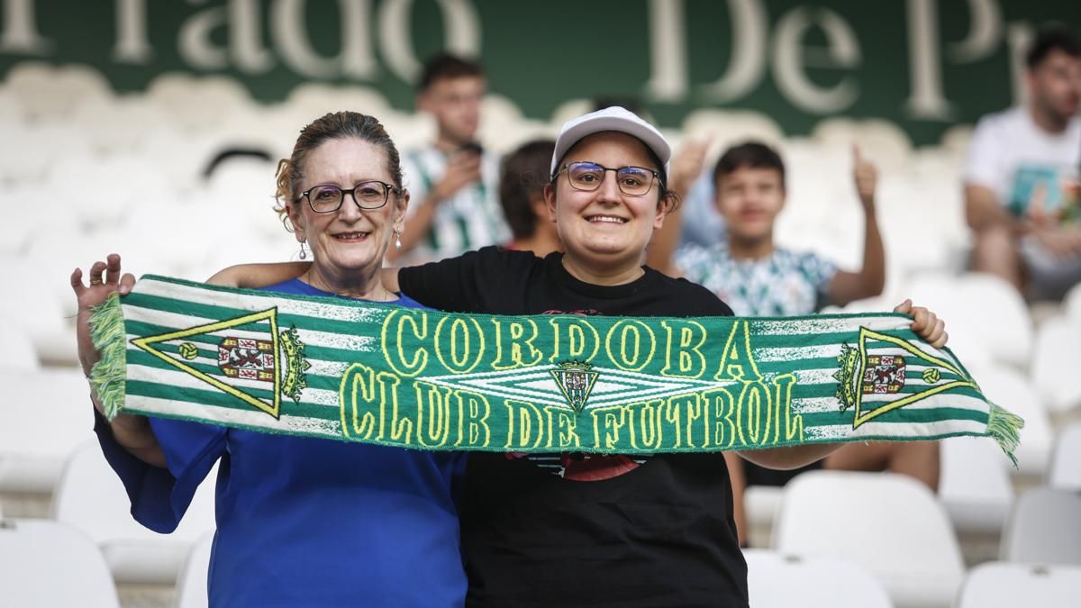 Grada Blanquiverde del Córdoba CF - SD Huesca