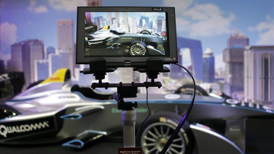 China impone multa récord de 975 millones de dólares a Qualcomm por monopolio